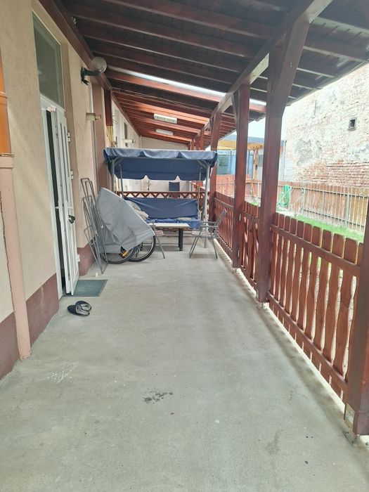 Vand apartament cu 2 camere