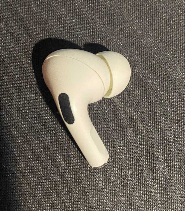 Правый наушник Airpods pro оригинал