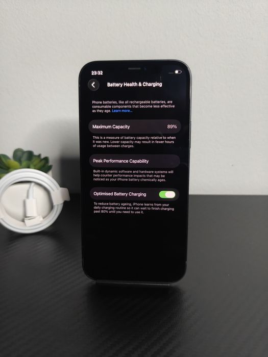 iPhone 12, Black • Perfect Funcțional! • Condiție Excelentă!