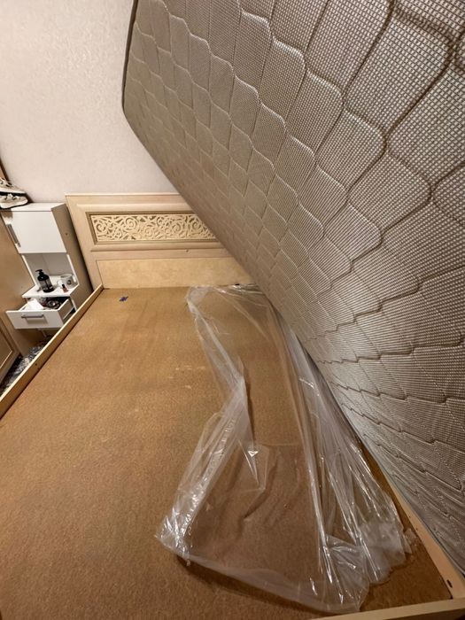 Кровать для спальни