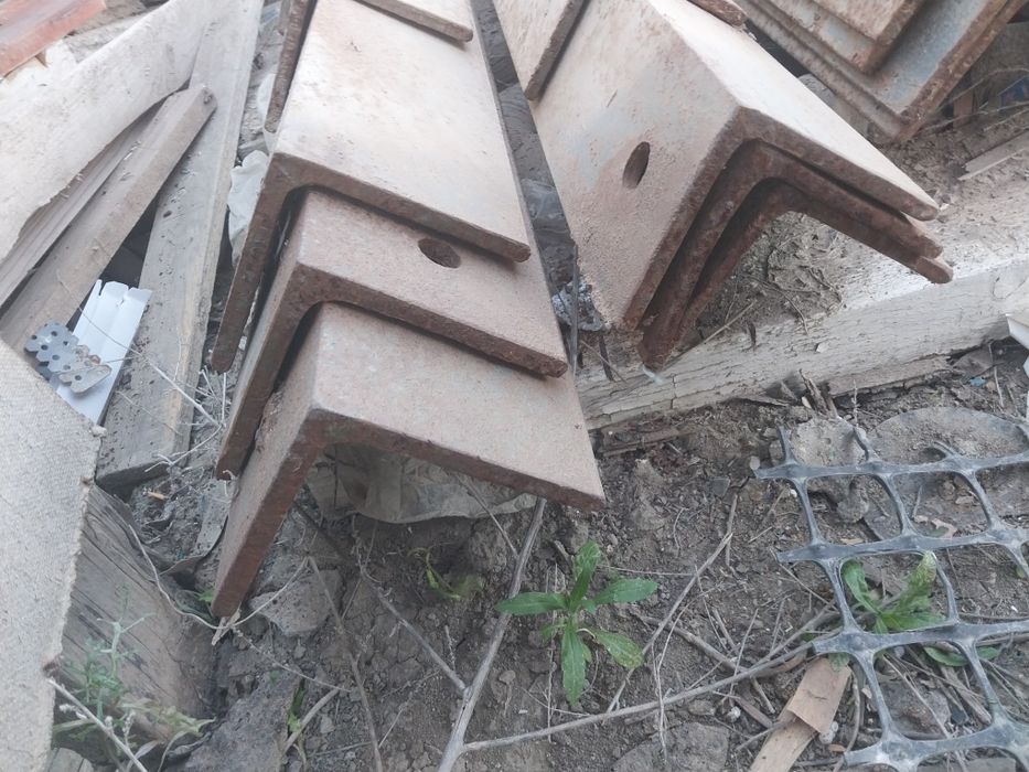 Продоется Угольник