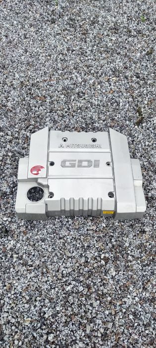 Продам крышку двигателя