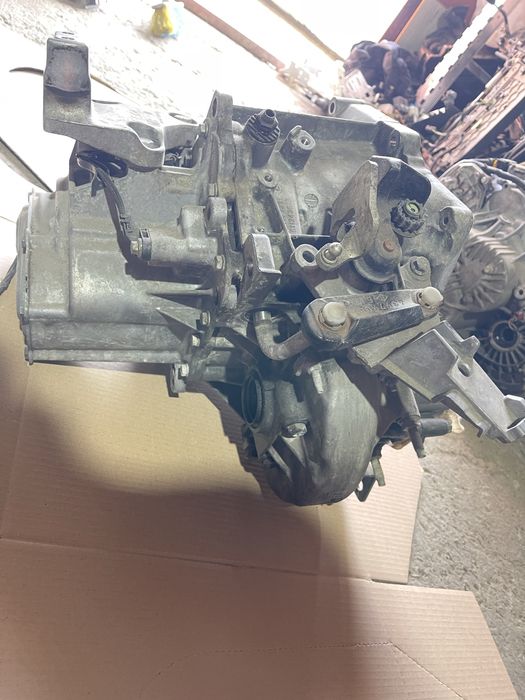 Cutie manuala Peugeot 2008 II / 3008 II 1.2 thp 9811243810 a 2017-2024