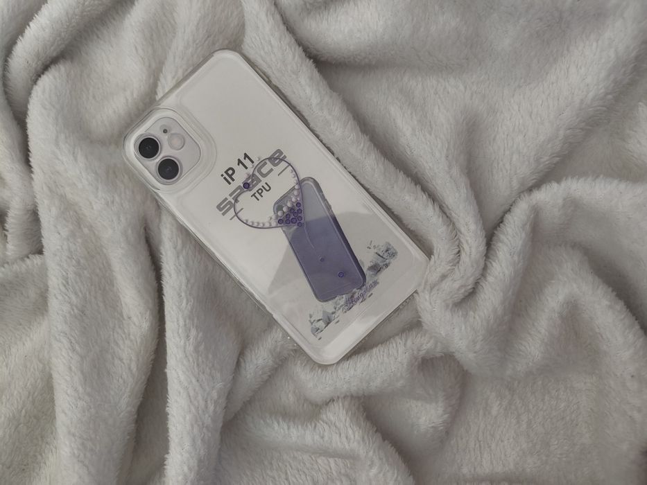 Два калъфа за iPhone 11