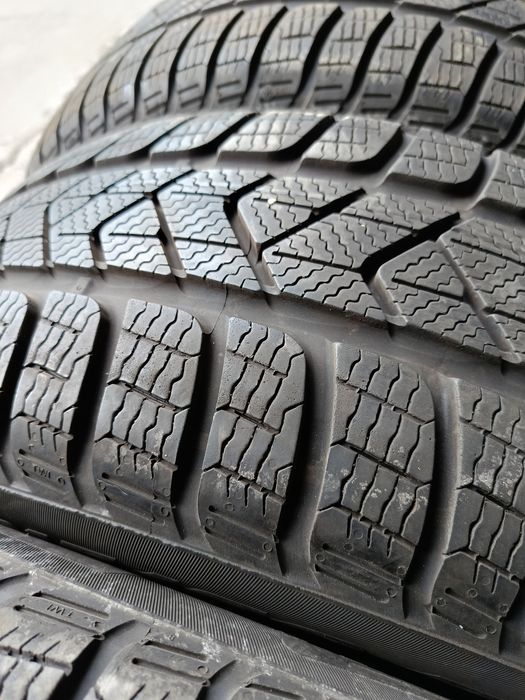 Зимни гуми -2021г.-16цола-215/60-1бр..-75лв."PIRELLI"