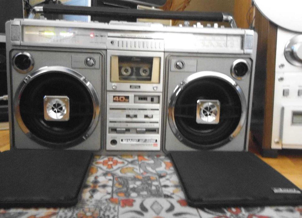 SHARP Gf 9696z/ AMFM /radio tape recorder