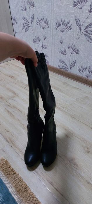 Новые женские сапоги