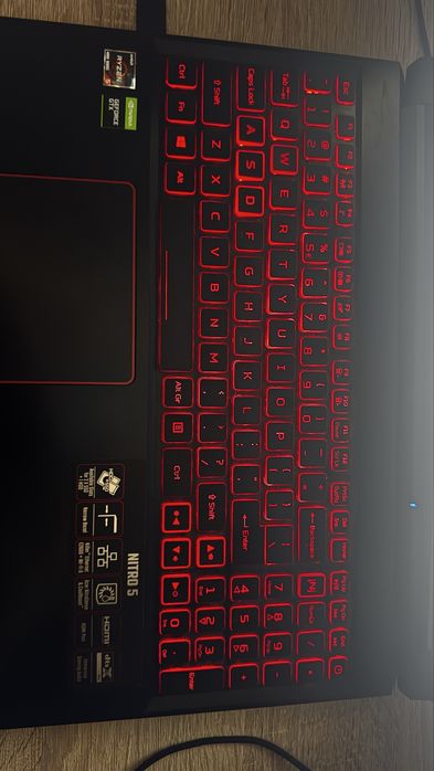 Laptop Gaming Acer Nitro 5 / Ryzen 5 4600H / GTX 1650 Ti / 32GB RAM / 1.5TB SSD / 144Hz + Accesorii