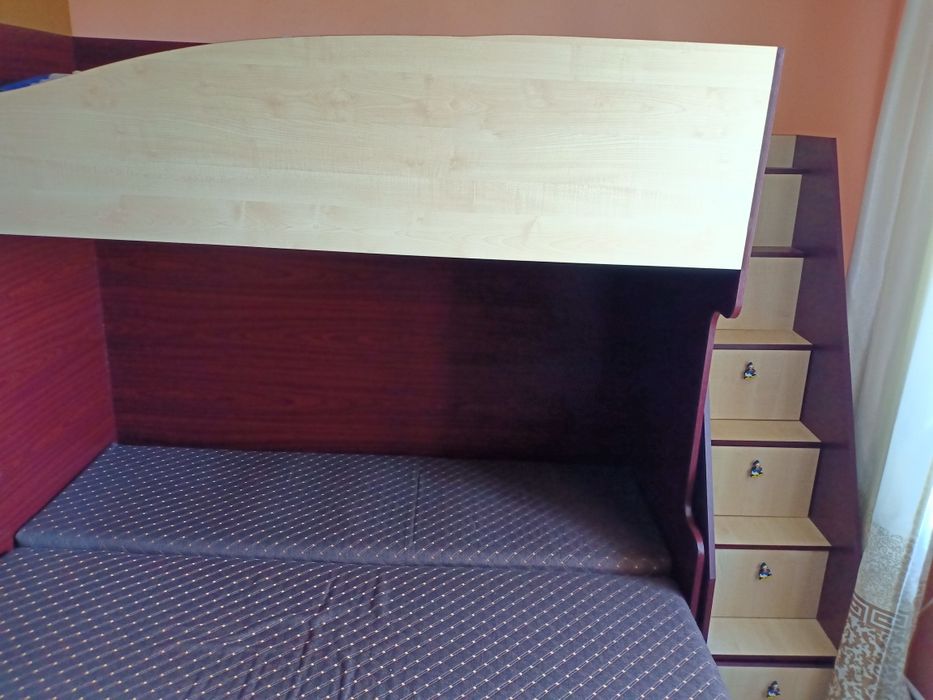 Продаю двухярусную кровать