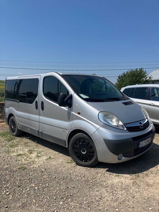 Opel Vivaro 2.0 CDTI 115 CP, 8+1 locuri, AC, foarte întreținut