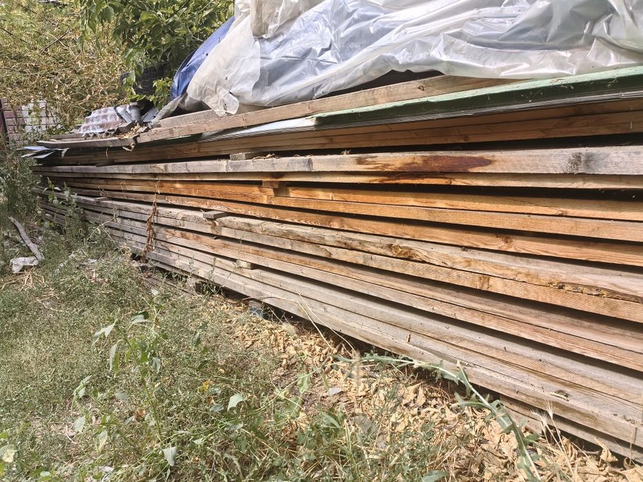 Продам лес с металошифером