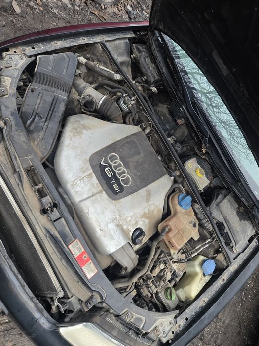 Ауди а4  2.5  автомат 180к.с