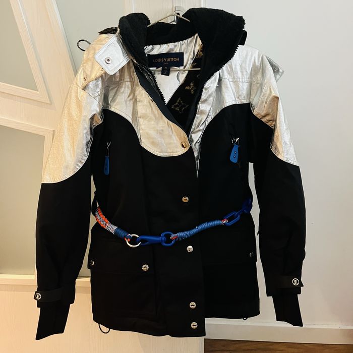 Louis vuitton  яке