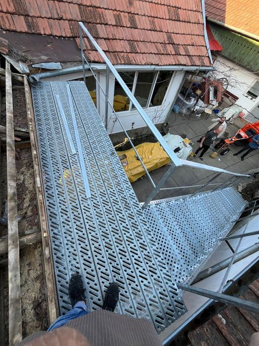 Scări metalice zincata