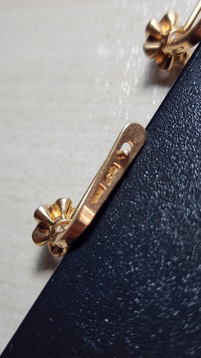 Серьги ссср 583 с якутскими брильянтами. 3.2 мл каждый.