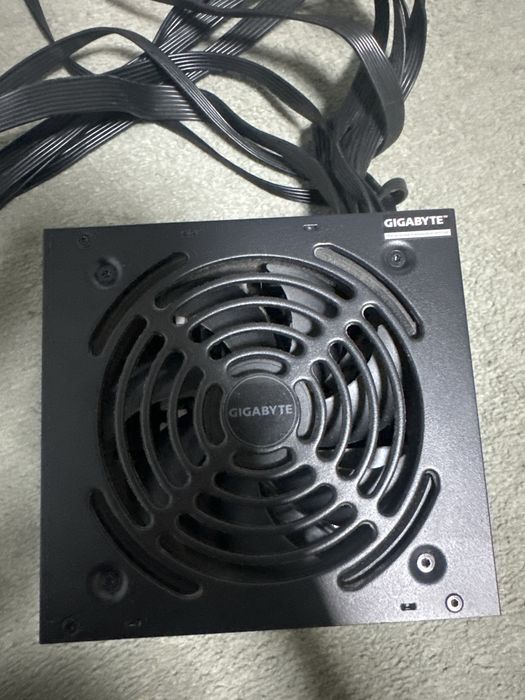 Sursa GIGABYTE P450B 450w