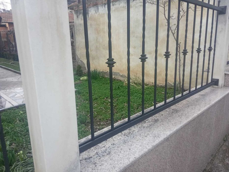 Порти, огради, парапети, навеси, градински мебели от ковано желязо