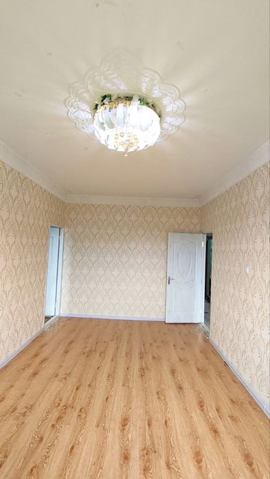 Ibinsino 2 5/4/5 balkon 2:6 srochno sotiladi yol yuzi
