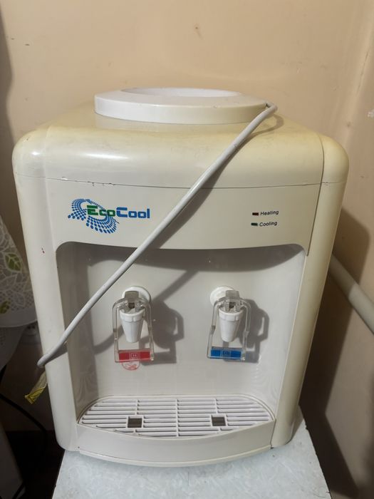 Диспенсер для воды рабочий