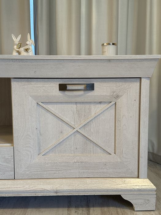 Винтидж ТВ шкаф Cantus, отлично състояние