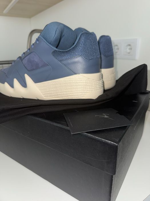 Giuseppe Zanotti Talon