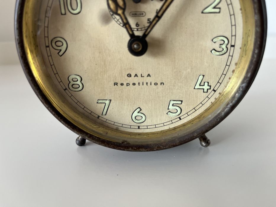 Стар немски будилник.