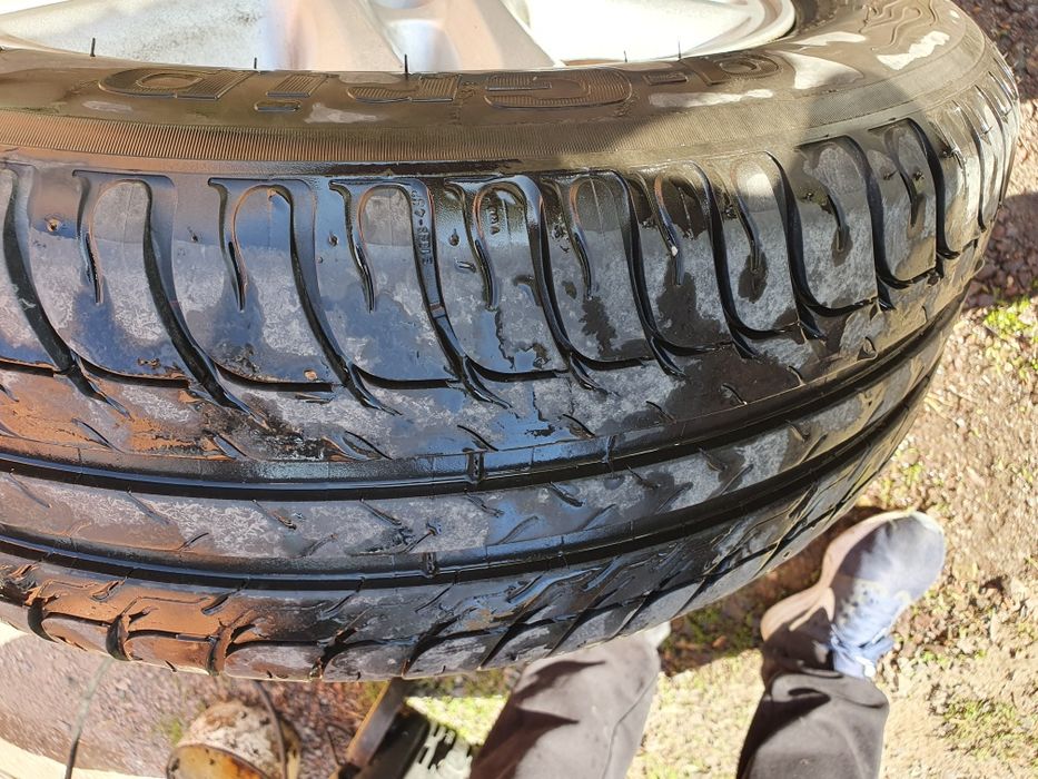 Комплект шин с лейкосплавными дисками