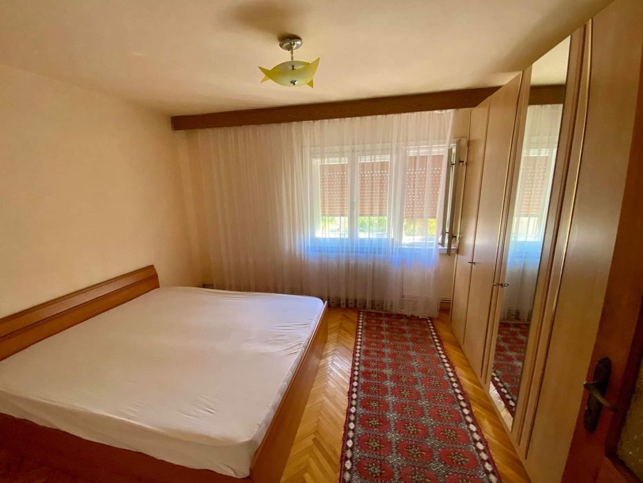 Proprietar! Închiriez apartament doua camere.