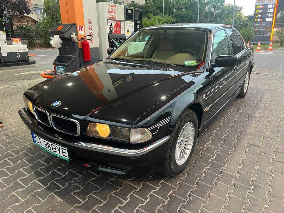 BMW E38 V8 Vehicul istoric