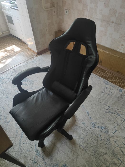 Кровать + турник. Стол + кресло