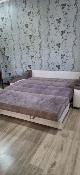 Продам диван-кровать б/у.