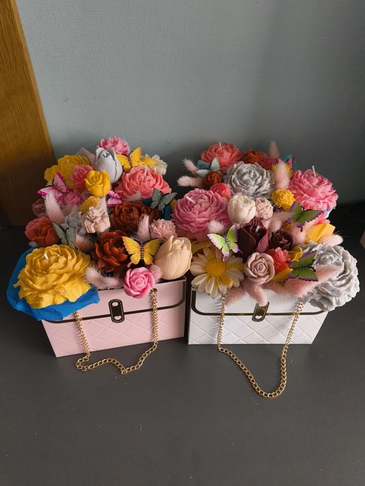 Букет с ароматни цветя от восък