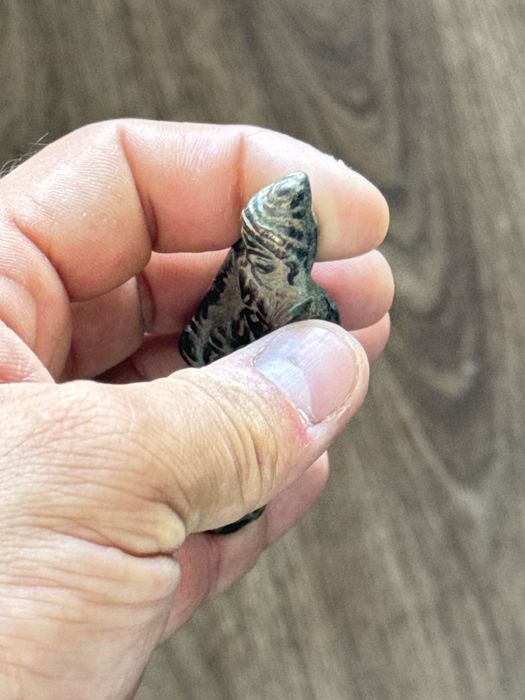 Statuetka sotiladi budda