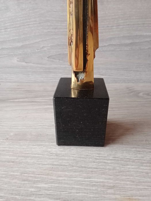 Авторска пластика статуетка