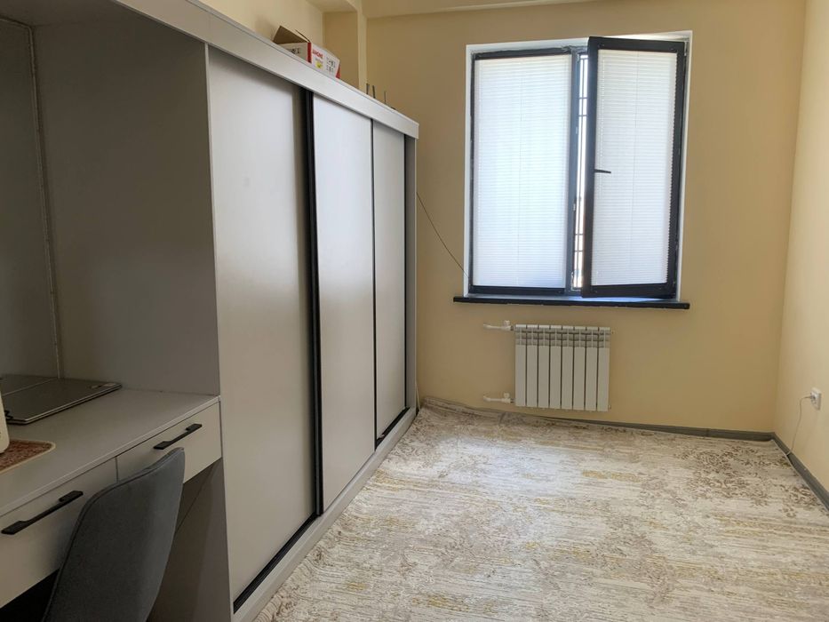 Срочно, продаю свою 2-комнатную квартиру в  массиве Корасув-2