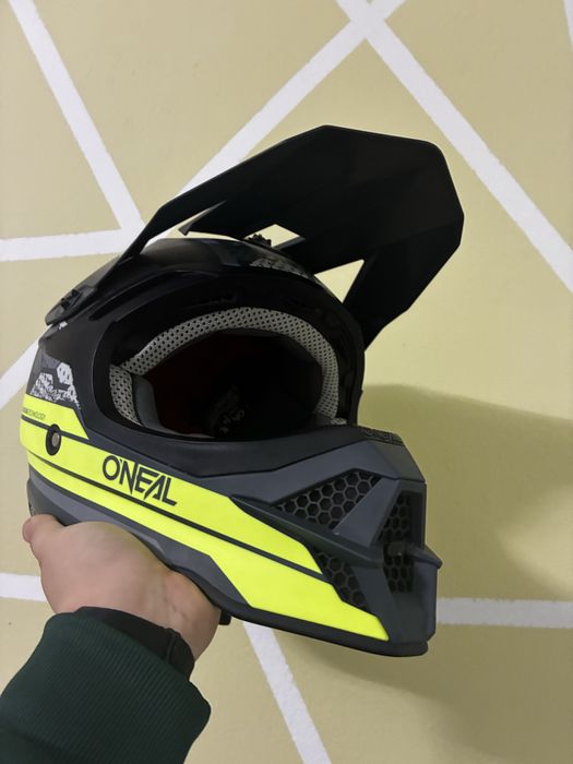 Кросова каска o neal