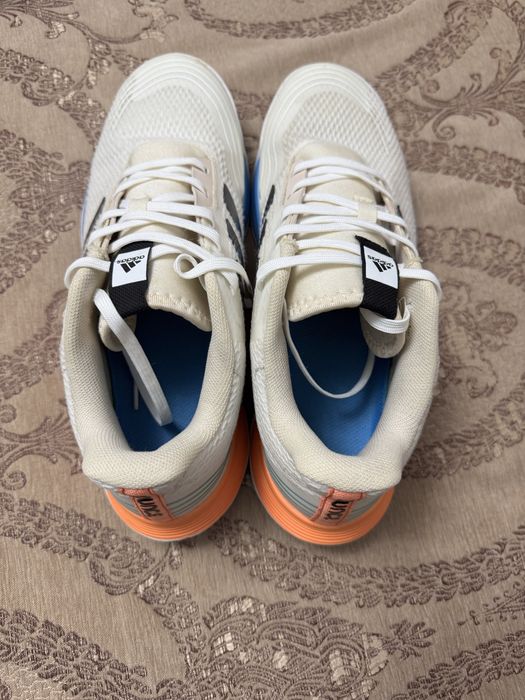 Кроссовки adidas