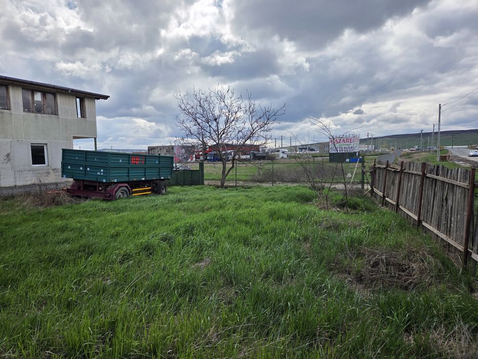 Se vinde constructie cu teren