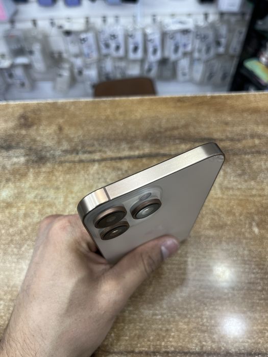 iPhone XR в корпусе iPhone 16 Pro