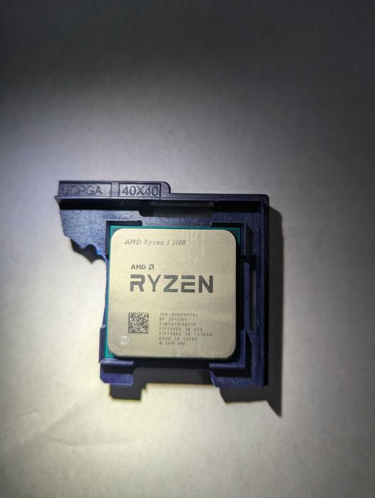 процесор AMD Ryzen 3 3100 + охладител Wraith Stealth