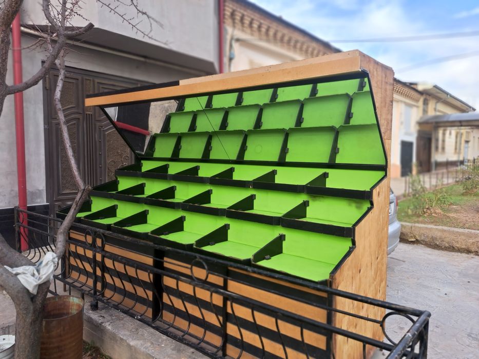 Meva dokon uchun stelaj.