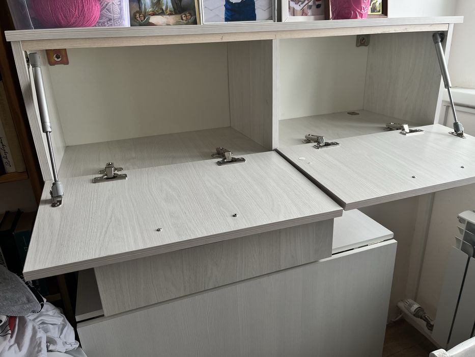 Полка навесная с дверками