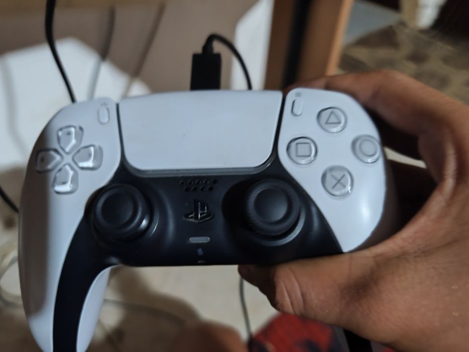 Vând PS 5 ch 2 controlere
