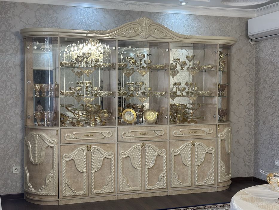 Продам срочно стенку в гостиную