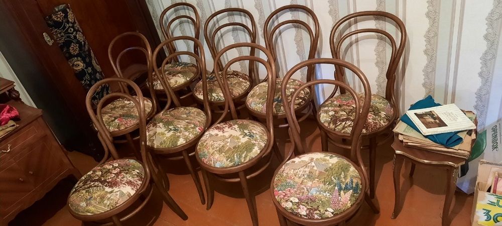 Комплект антикварный мебели.