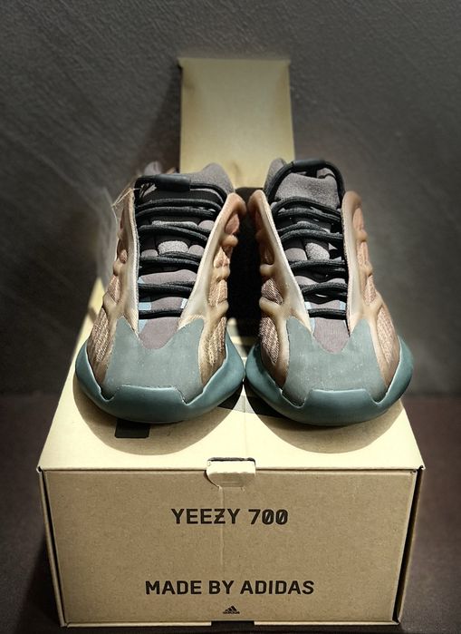 НОВИ ! Adidas Yeezy 700 V3 – размер 42 2/3