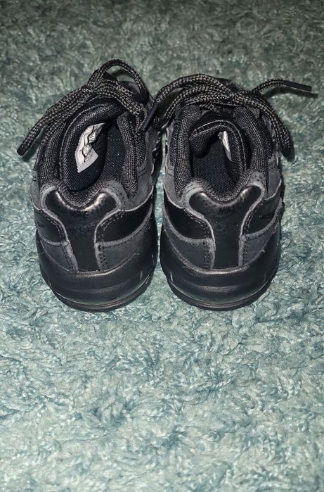 Adidas Nike  m 27.5