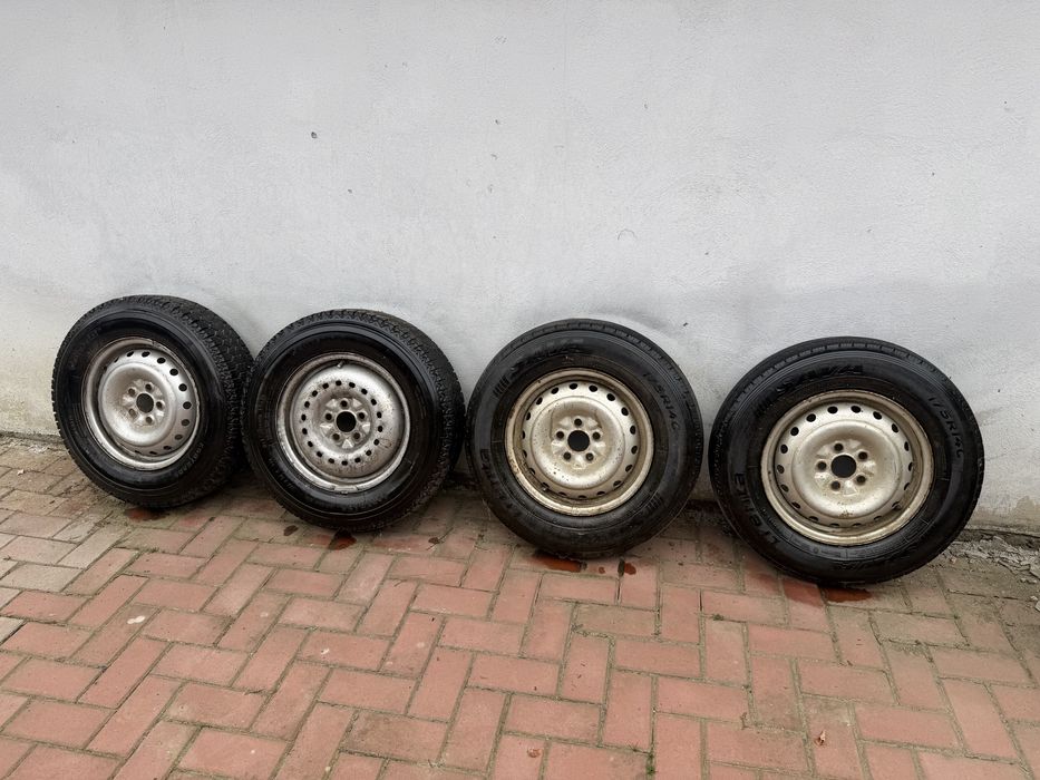 Anevope cu jante 175 R14C Dacia Papuc