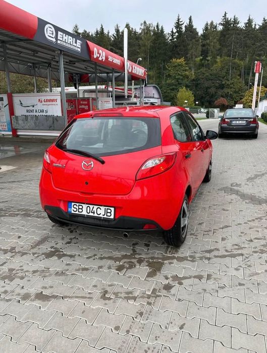 -Mazda 2 -Autovehiculul