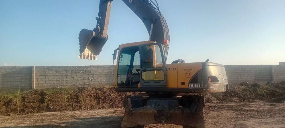 VOLVO EV180B 44000$ kelishiladi